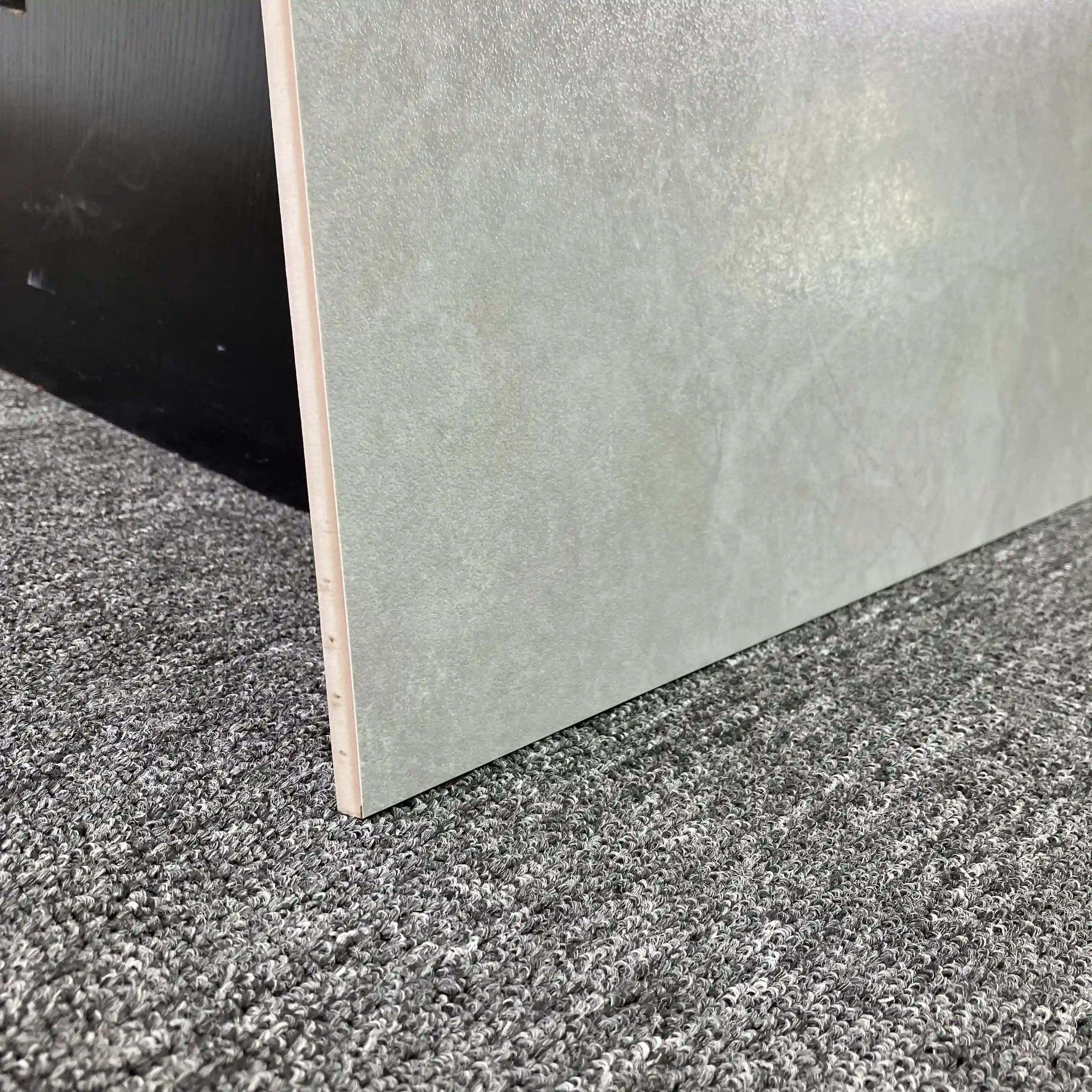 CaesarStone Medium 600x600 Lappato