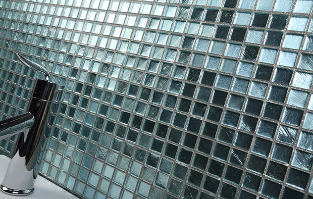 Gem Gn04 Mirror Glass Mosaic in a room setting