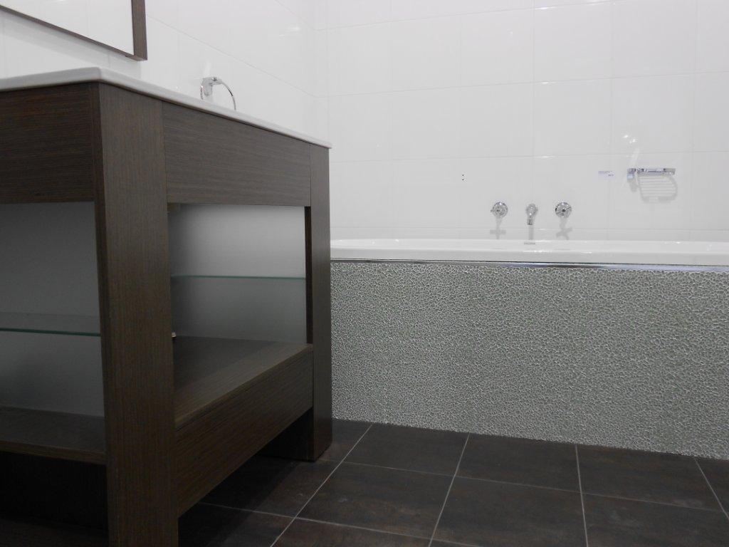 Raindrop Underwater Crystal Glass Mosaic in a room setting