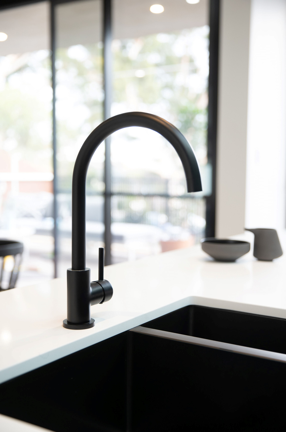 Round Gooseneck Kitchen Mixer Tap - Matte Black