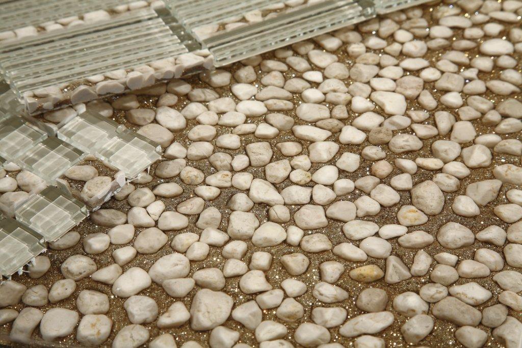 Jewelstone Botticino Gold + es45 Glass and Stone Mosaic in a room setting