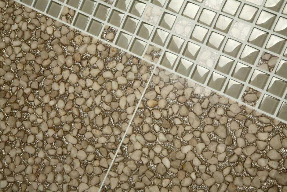 Jewelstone Botticino Gold + es45 Glass and Stone Mosaic in a room setting