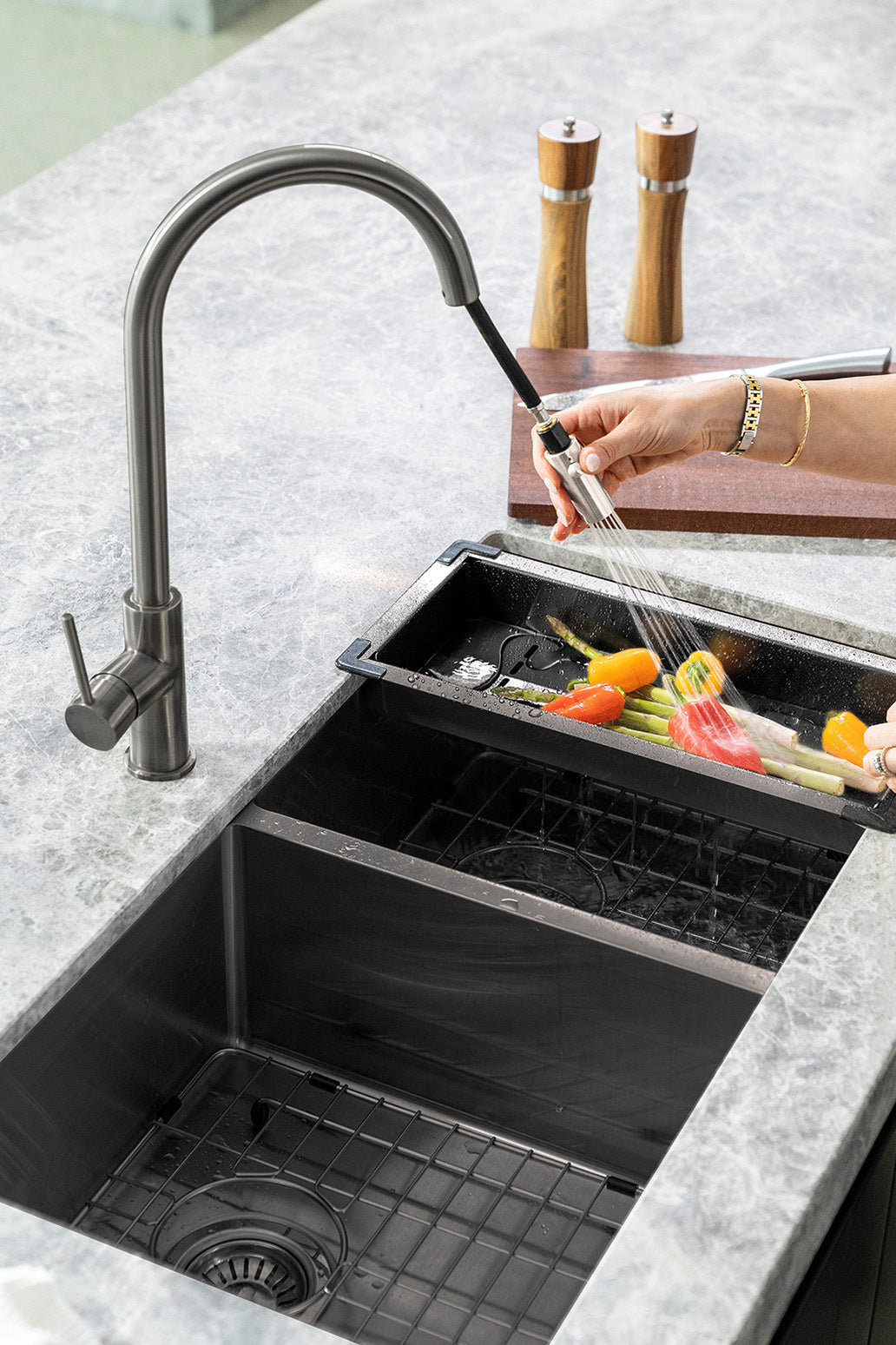 Kitchen Sink Colander - PVD Gunmetal Black