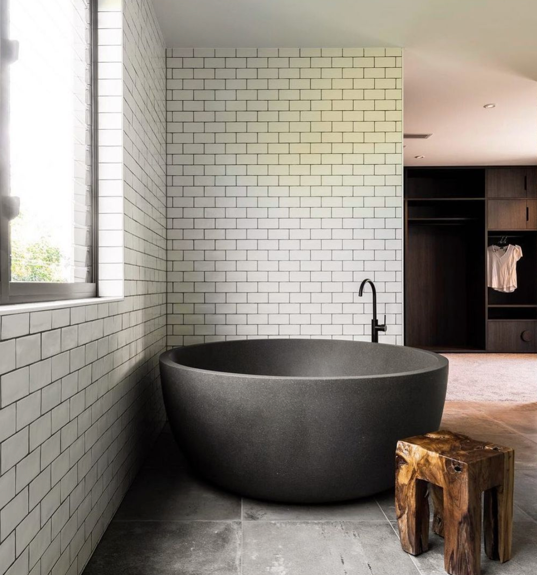 Romeo 1350mm Freestanding Bath