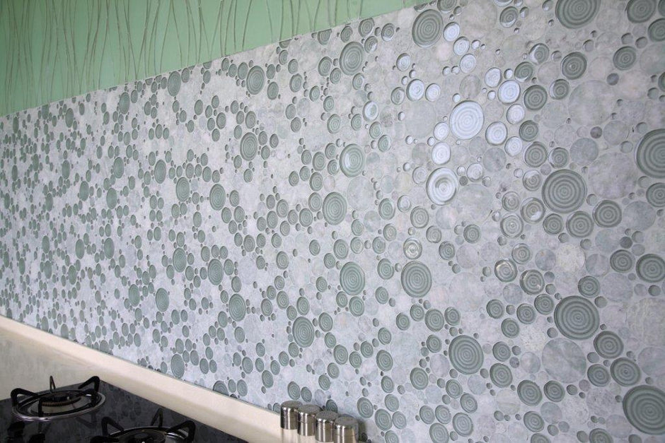 iSpring Green Opal + em101 Glass and Stone Mosaic in a room setting