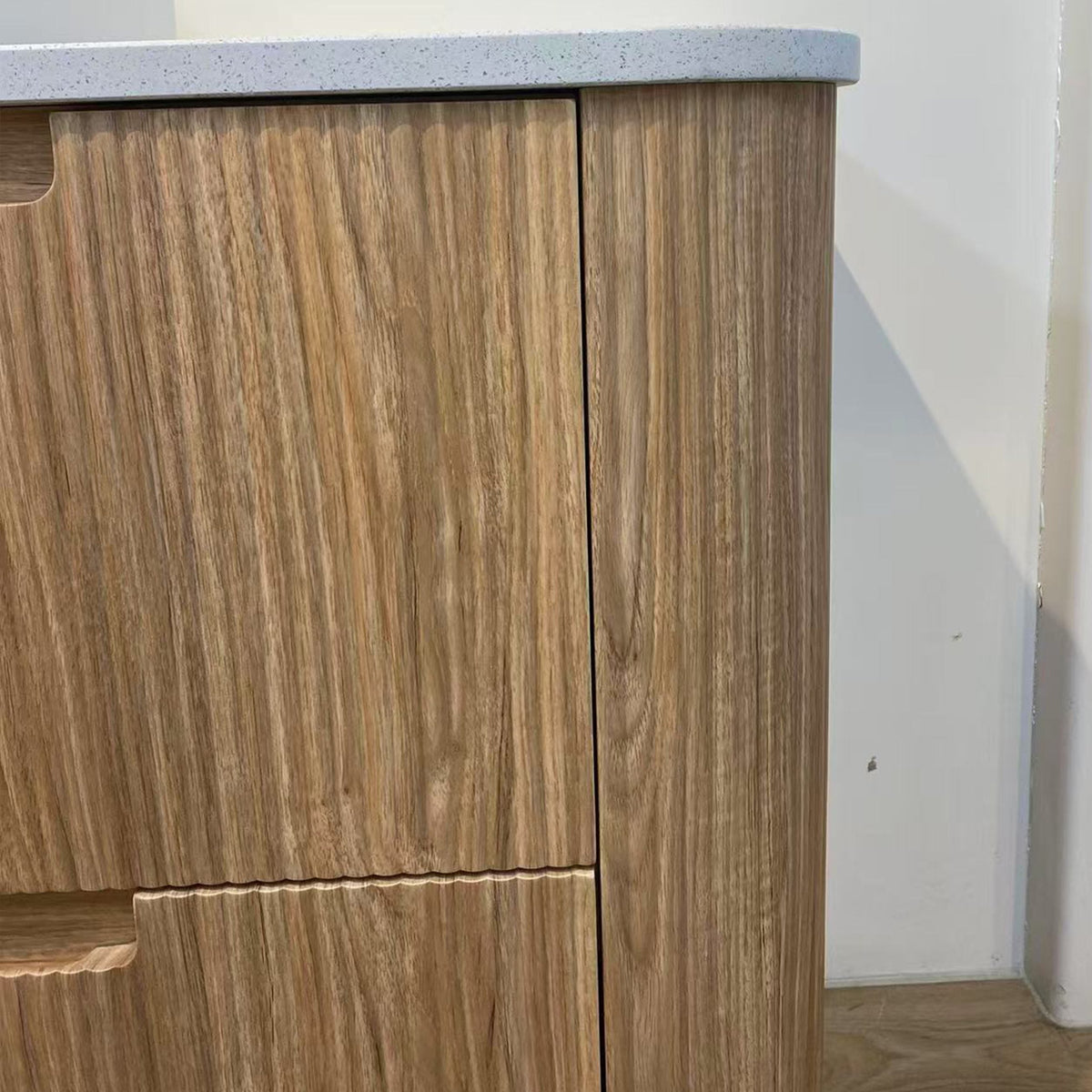 Varcelli Floor Standing 900mm