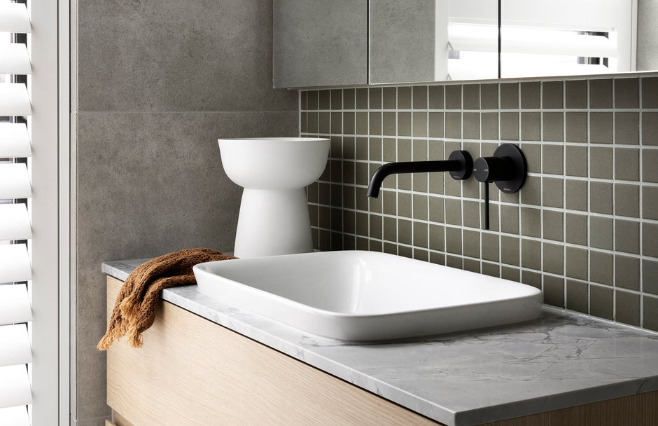 Vivid Slimline Wall Basin Outlet 180mm Curved Black