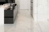 Onice Reale Crystal Onyx Look Porcelain Tiles in a room setting