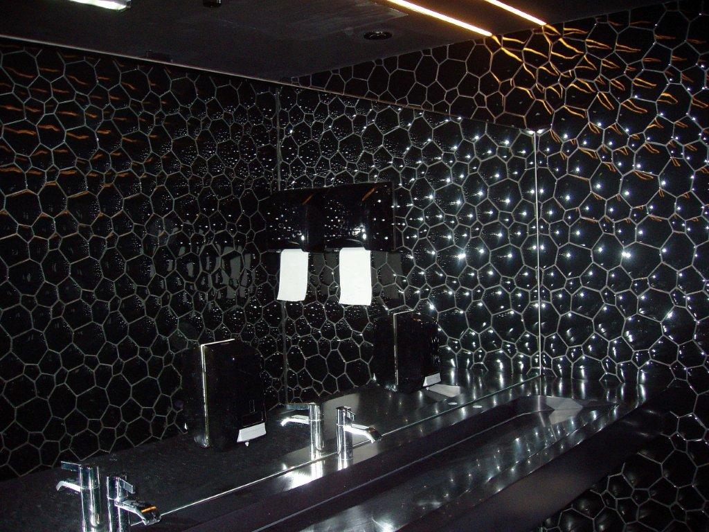Watercube Nero 3D Crystal Glass Mosaic in a room setting