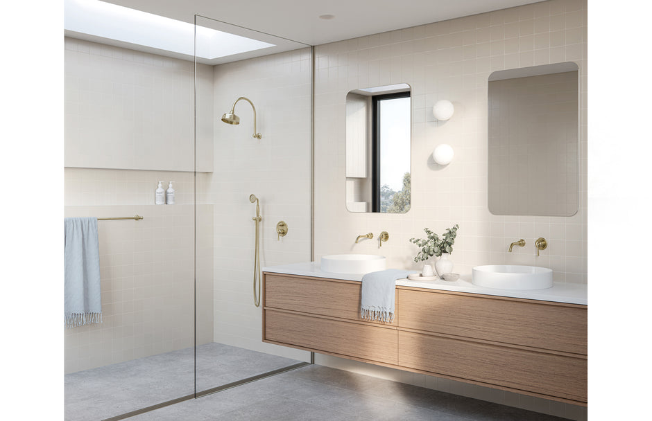Phoenix Cromford Wall Basin / Bath Outlet 180mm bath spout
