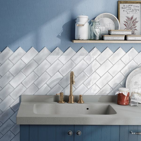 Splendours White Gloss Ceramic Subway Tiles 75x150mm in a room setting