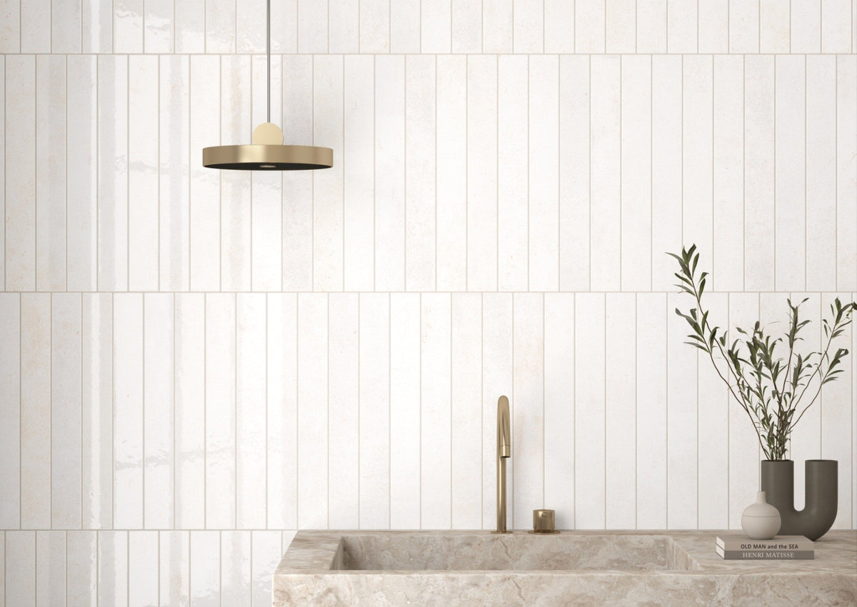 Verticale Clean Gloss Porcelain Subway Tiles 50x400mm in a room setting